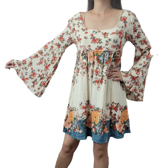 Free People Dresses & Skirts - Free People Floral Dress Bell Sleeve Size Medium